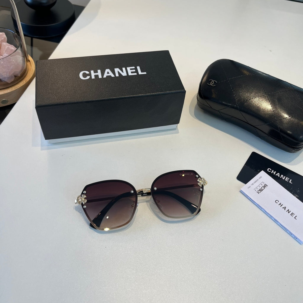 Chanel Oversized Silver Lens Sunglasses for Men & Women - 486558 - detail image 4