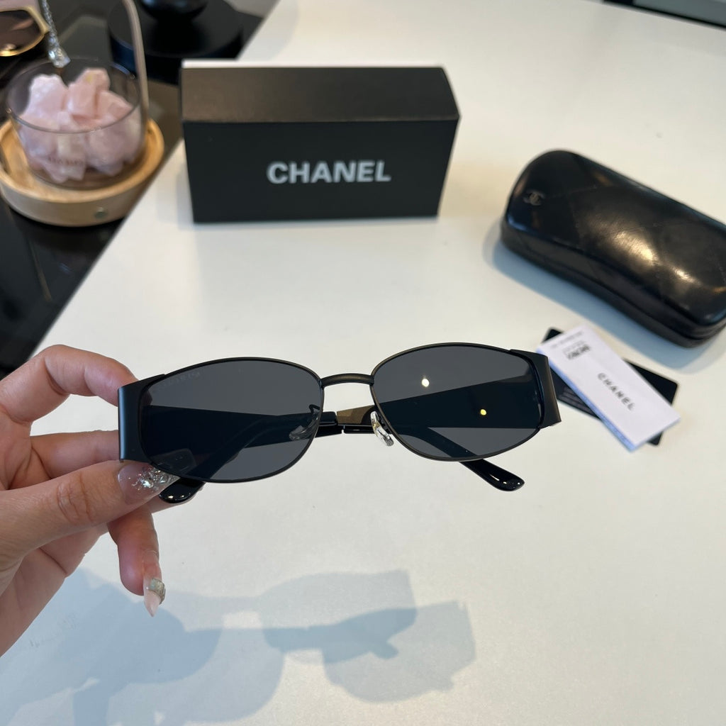 Chanel Oversized Silver Lens Sunglasses for Men & Women - 448999 - detail image 5