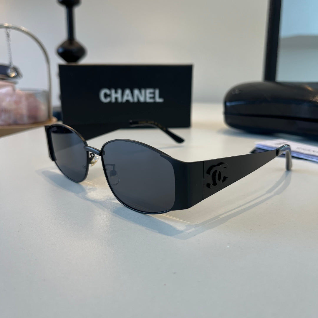 Chanel Oversized Silver Lens Sunglasses for Men & Women - 486559 - detail image 3