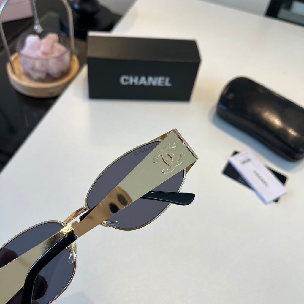 Chanel Oversized Silver Lens Sunglasses for Men & Women - 486561 - detail image 6