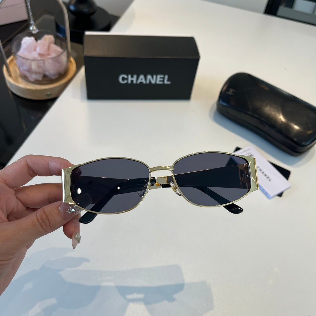 Chanel Oversized Silver Lens Sunglasses for Men & Women - 486561 - detail image 5