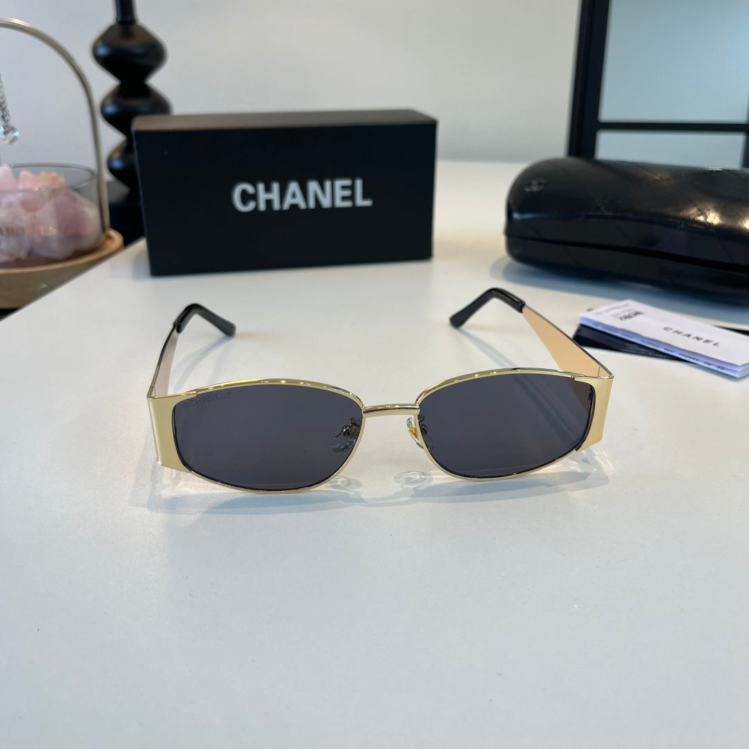 Chanel Oversized Silver Lens Sunglasses for Men & Women - 486561 - detail image 2