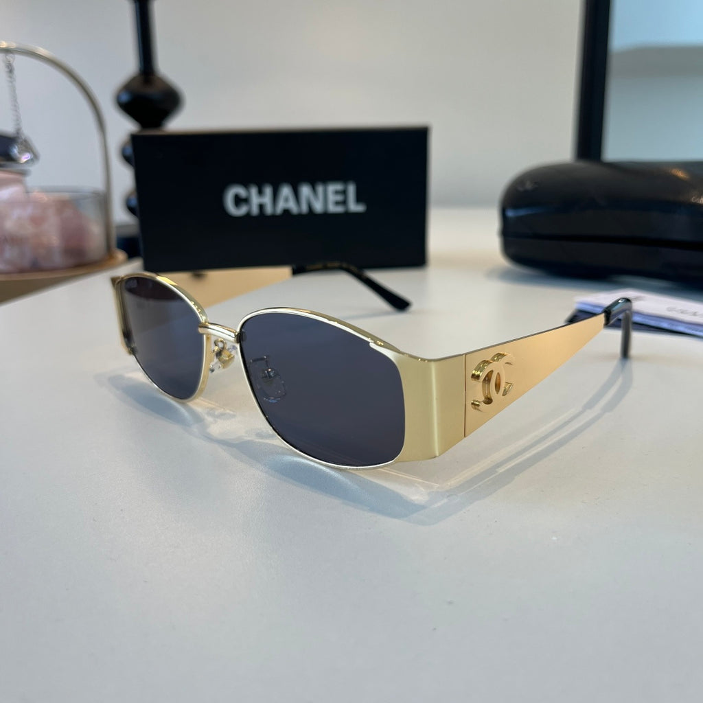 Chanel Oversized Silver Lens Sunglasses for Men & Women - 486561 - detail image 3