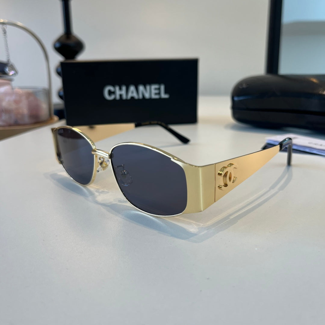 Chanel Oversized Silver Lens Sunglasses for Men & Women - 486561 - detail image 3