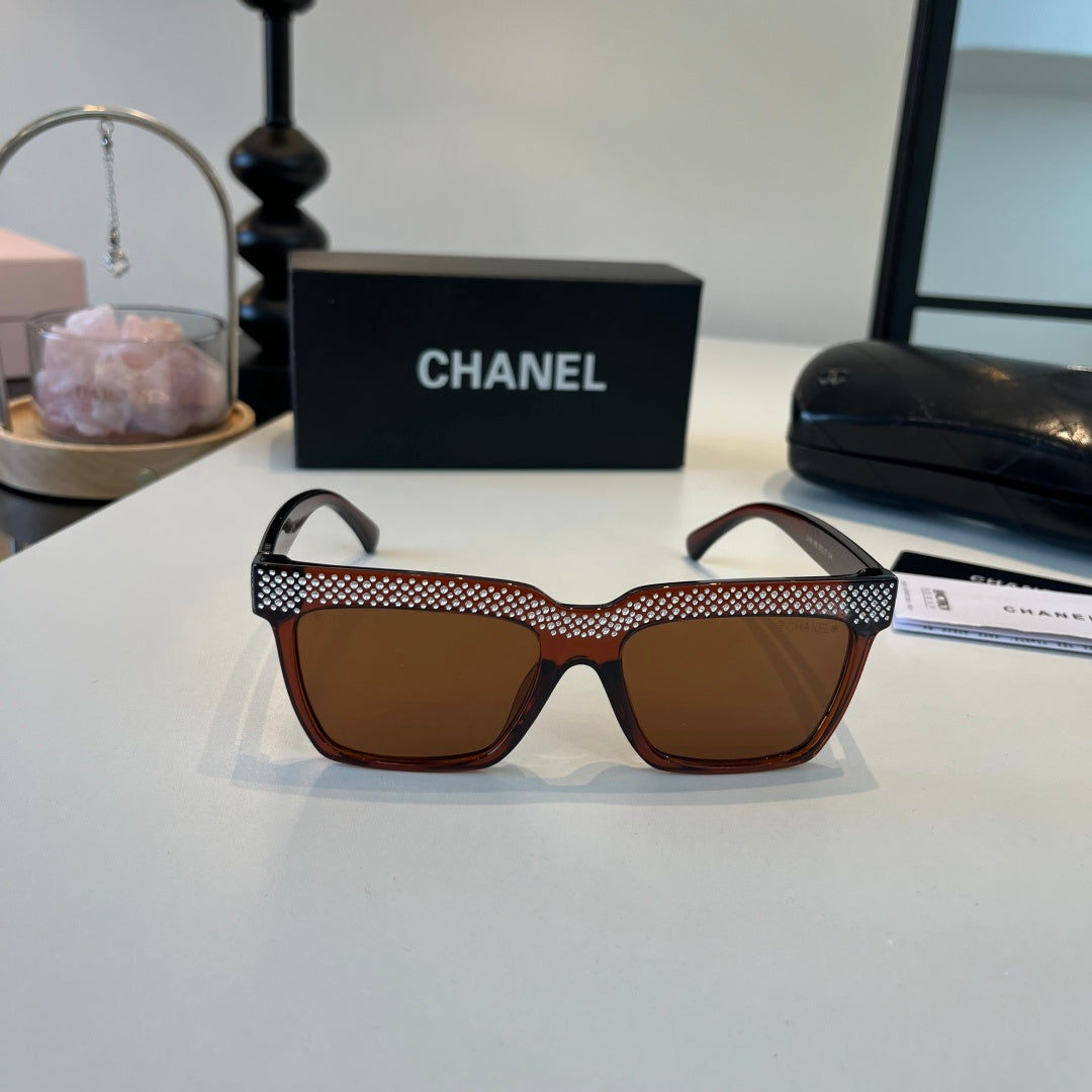 Chanel Fashion Black Lens Sunglasses for Men & Women - 449001 - detail image 2