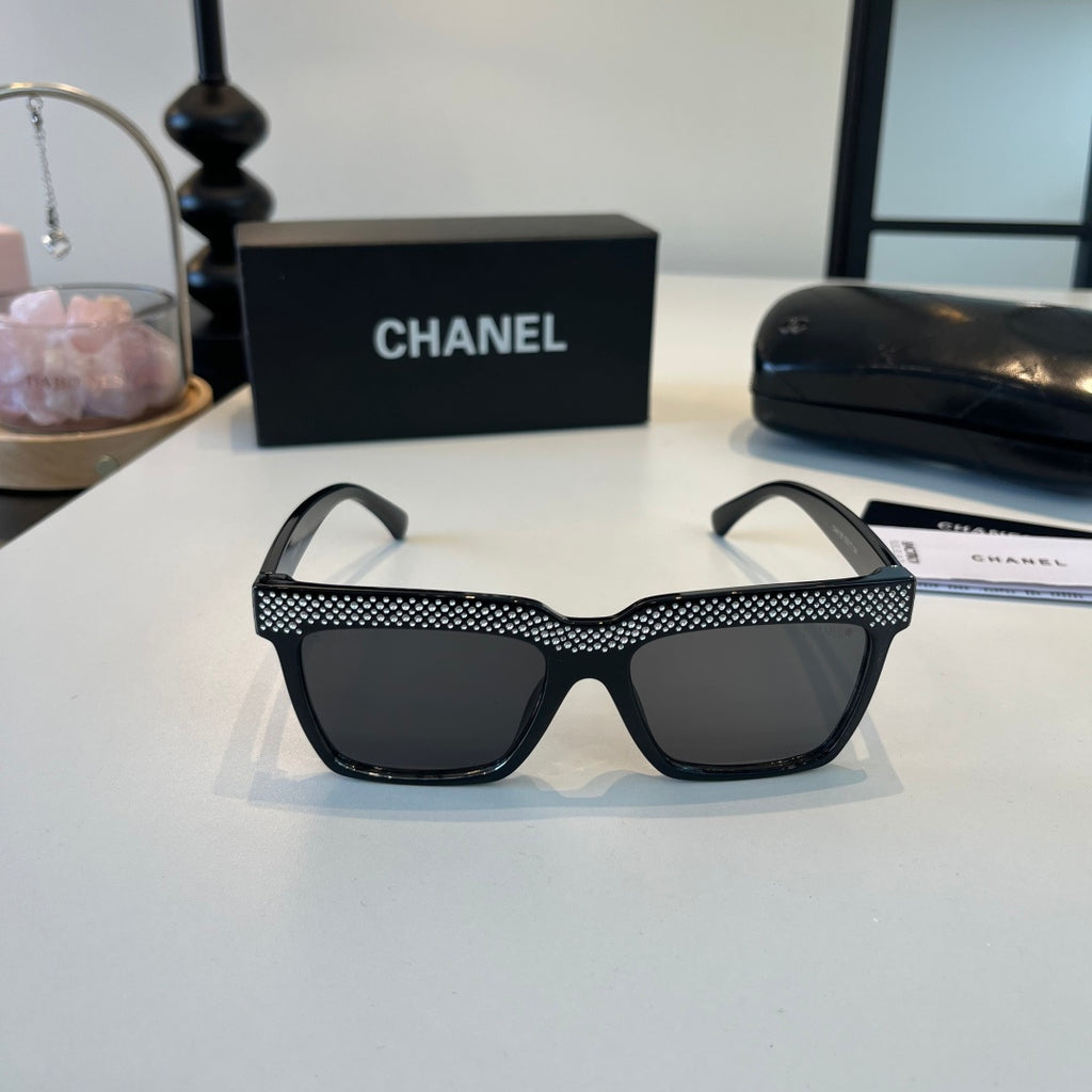 Chanel Fashion Black Lens Sunglasses for Men & Women - 449002 - detail image 2