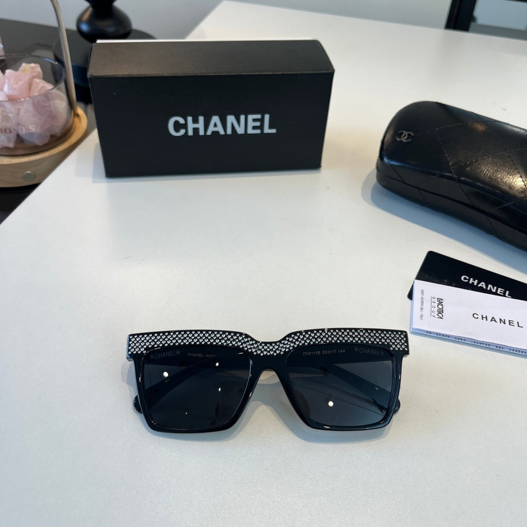Chanel Fashion Black Lens Sunglasses for Men & Women - 486563 - detail image 4