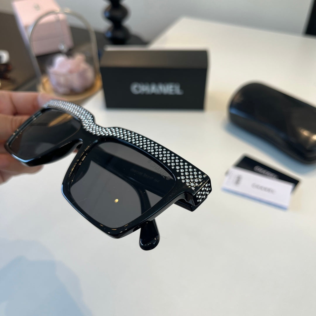Chanel Fashion Black Lens Sunglasses for Men & Women - 486563 - detail image 6