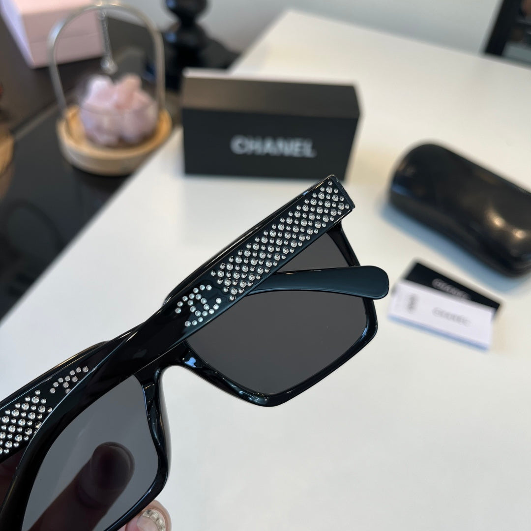 Chanel Fashion Black Lens Sunglasses for Men & Women - 449002 - detail image 7