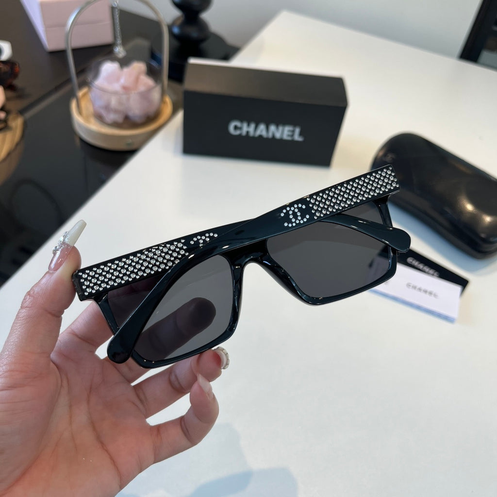 Chanel Fashion Black Lens Sunglasses for Men & Women - 449002 - detail image 8