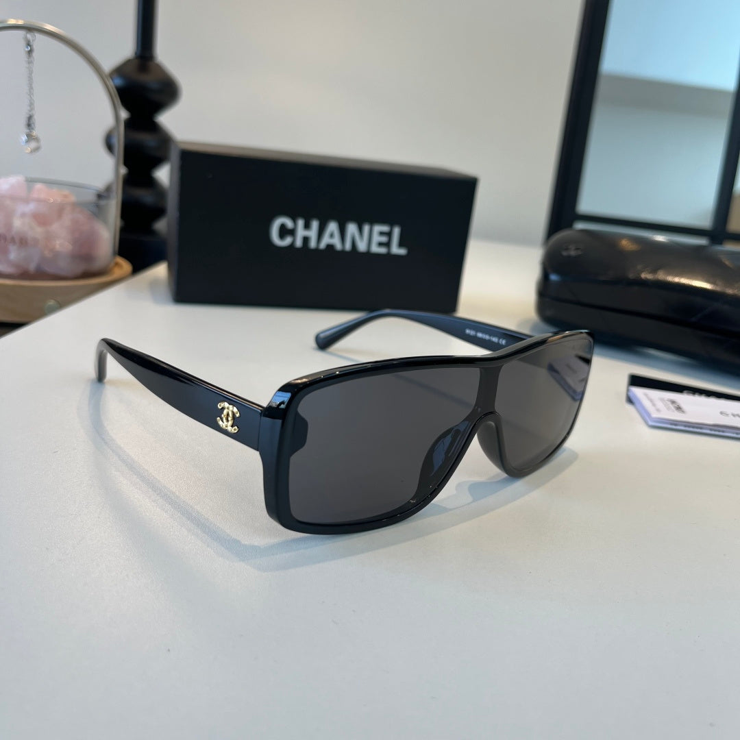 Chanel Fashion Black Lens Sunglasses for Men & Women - 486566