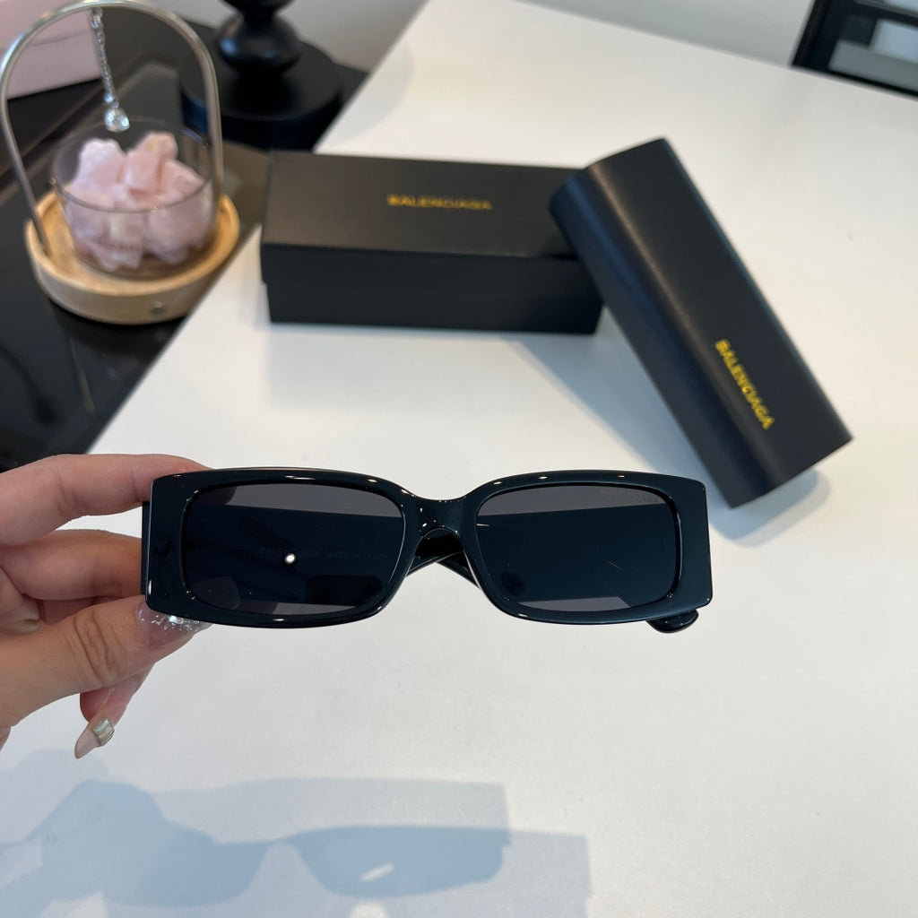 Balenciaga Rectangular Black Lens Sunglasses for Men & Women - 158566 - detail image 5