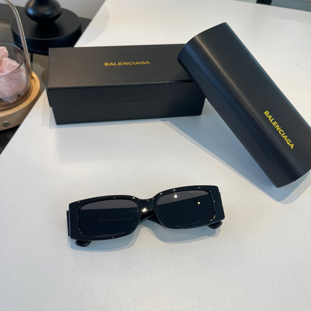 Balenciaga Rectangular Black Lens Sunglasses for Men & Women - 416133 - detail image 4