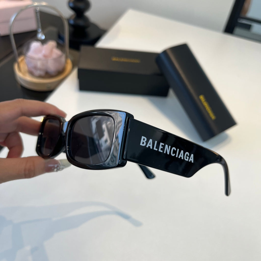 Balenciaga Rectangular Black Lens Sunglasses for Men & Women - 372348 - detail image 3