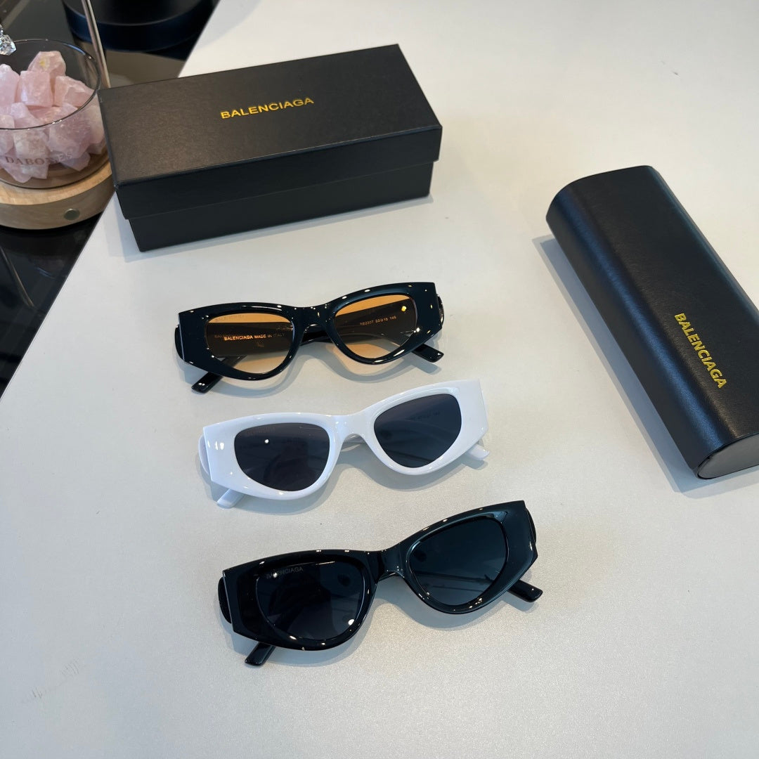 Balenciaga Rectangular Brown Lens Sunglasses for Men & Women - detail image 4