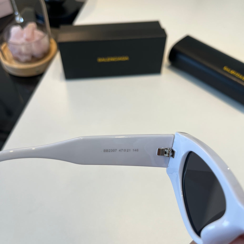 Balenciaga Rectangular Silver Lens Sunglasses for Men & Women - 416135 - detail image 8