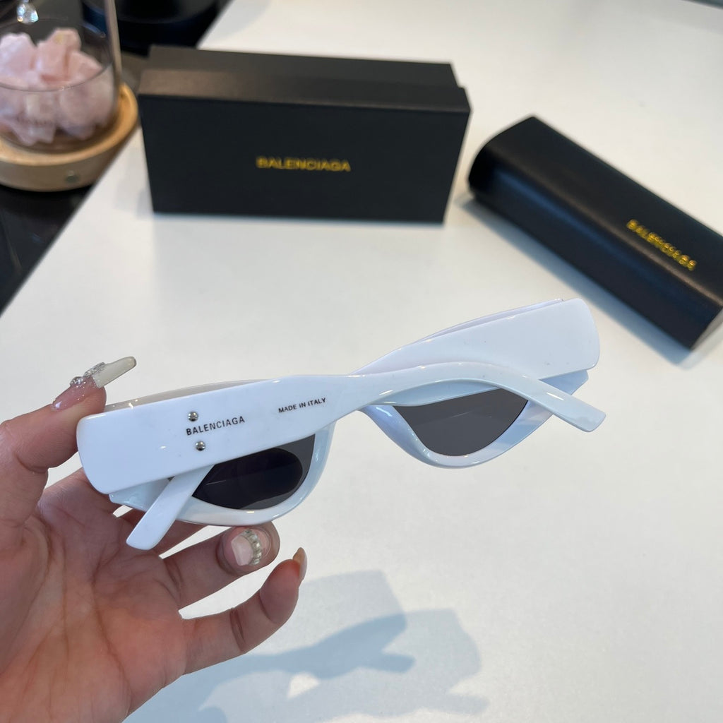 Balenciaga Rectangular Silver Lens Sunglasses for Men & Women - 416135 - detail image 7