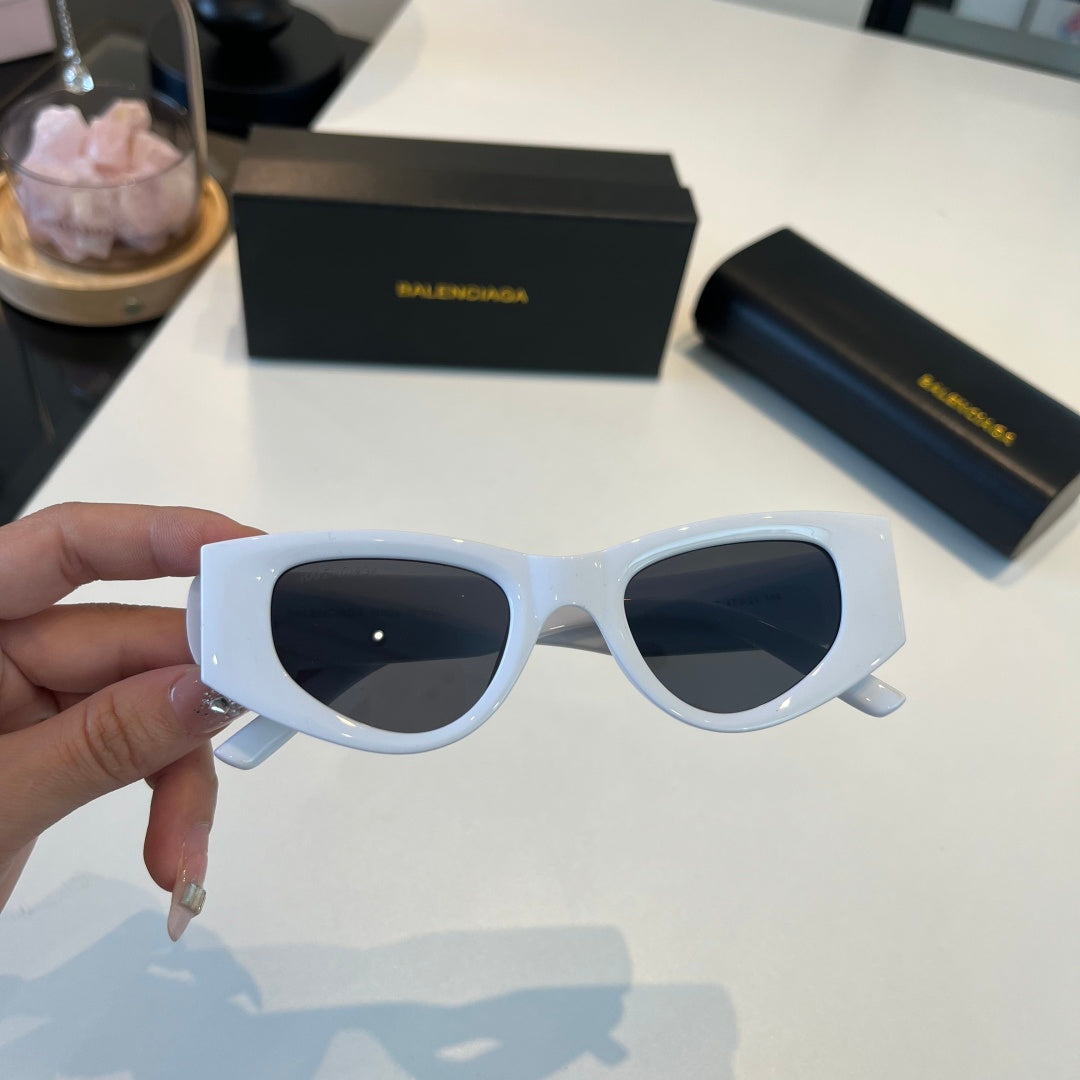 Balenciaga Rectangular Silver Lens Sunglasses for Men & Women - detail image 6