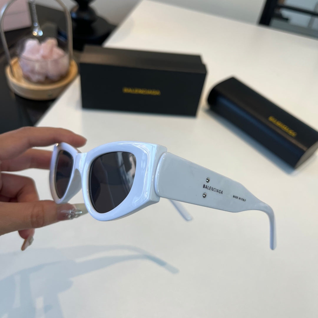 Balenciaga Rectangular Silver Lens Sunglasses for Men & Women - detail image 4