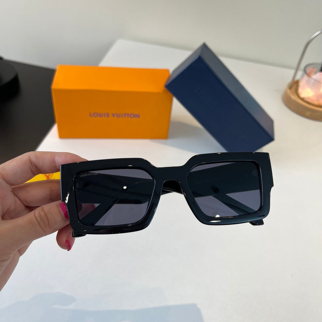 Louis Vuitton Fashion Black Lens Sunglasses for Men & Women - 493063 - detail image 6