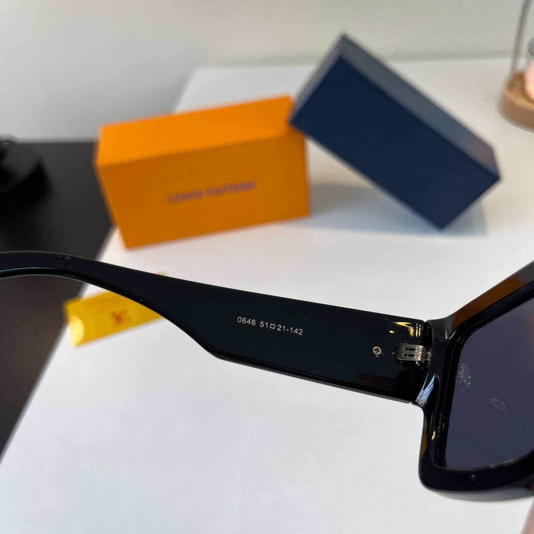 Louis Vuitton Fashion Black Lens Sunglasses for Men & Women - 448665 - detail image 9
