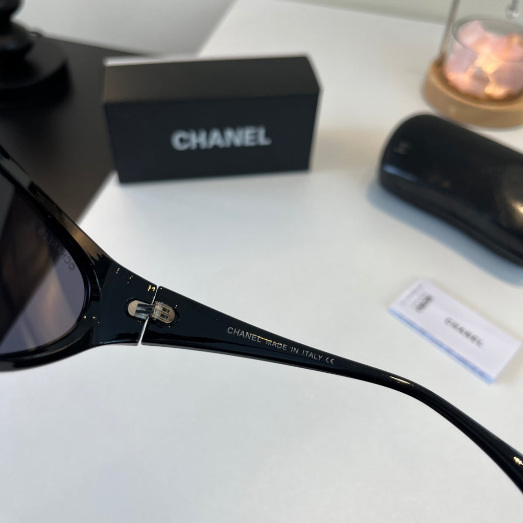 Chanel Fashion Black Lens Sunglasses for Men & Women - 493630 - detail image 9