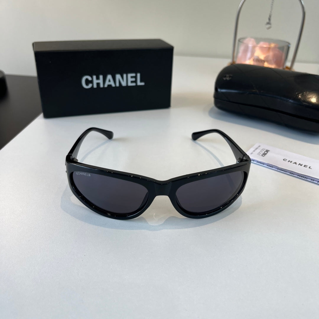 Chanel Fashion Black Lens Sunglasses for Men & Women - 493630 - detail image 2