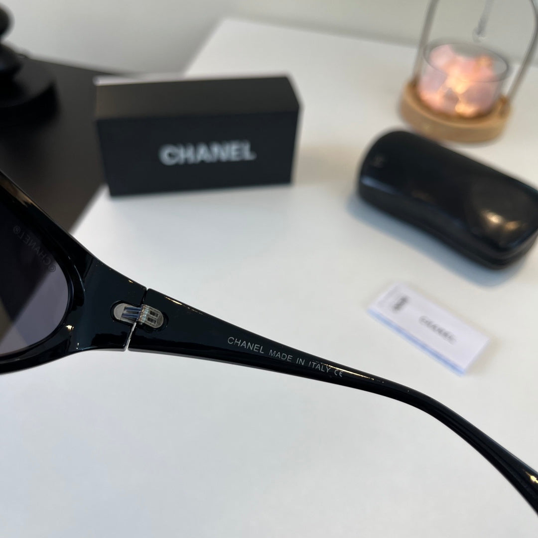 Chanel Fashion Black Lens Sunglasses for Men & Women - detail image 10