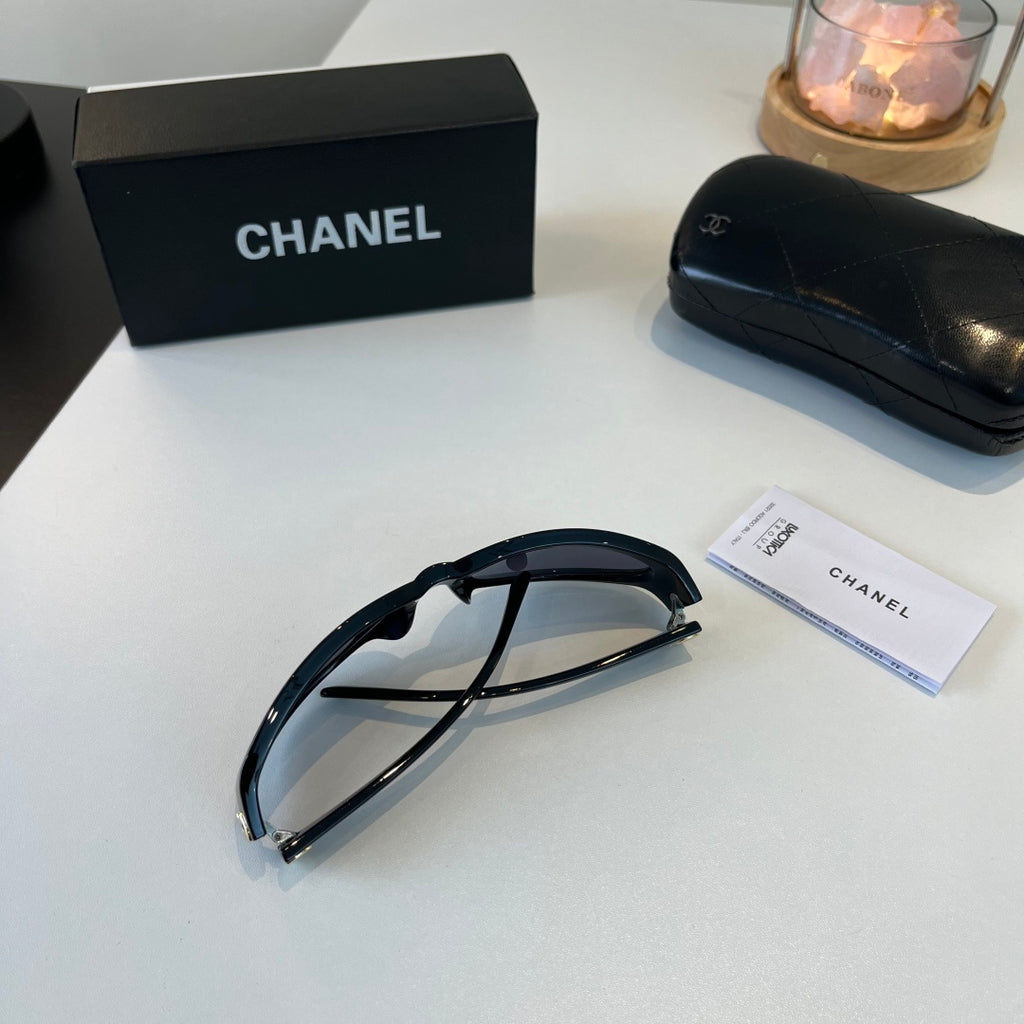 Chanel Fashion Black Lens Sunglasses for Men & Women - detail image 7