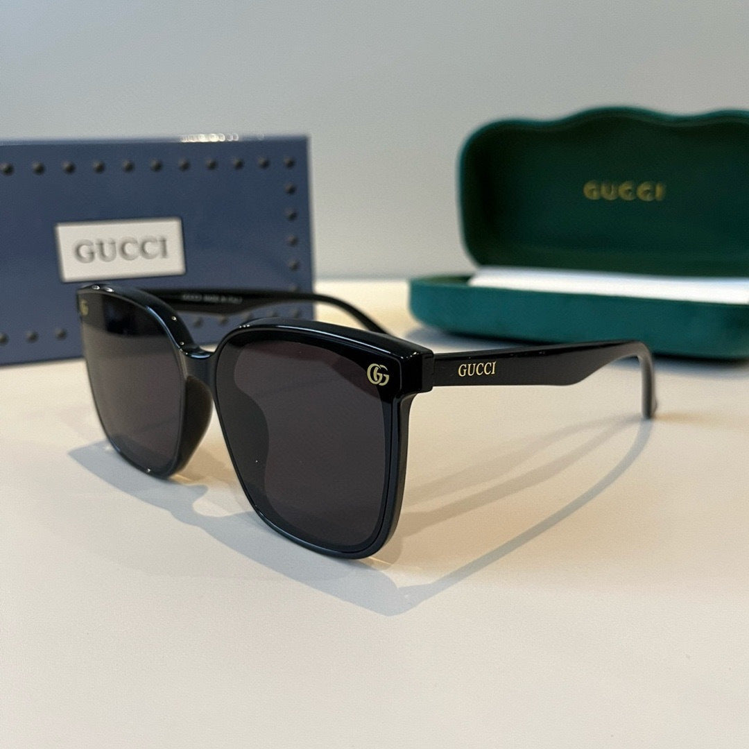 Gucci Oversized Black Lens Sunglasses for Men & Women - 486345 - detail image 3