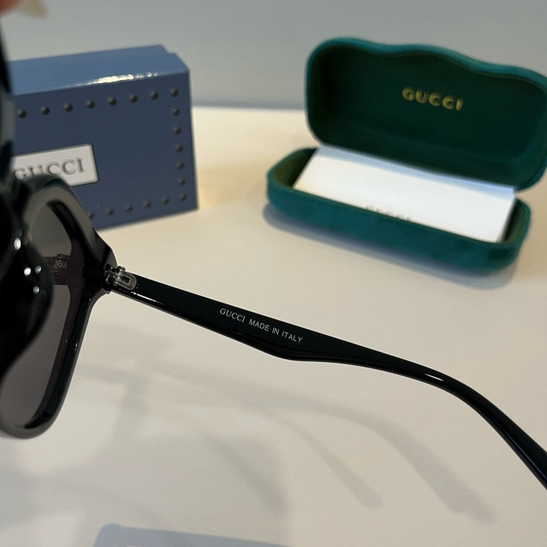 Gucci Oversized Black Lens Sunglasses for Men & Women - 486345 - detail image 4