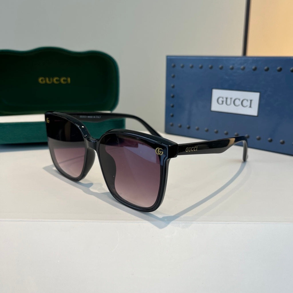 Gucci Oversized Black Lens Sunglasses for Men & Women - 486346 - detail image 3
