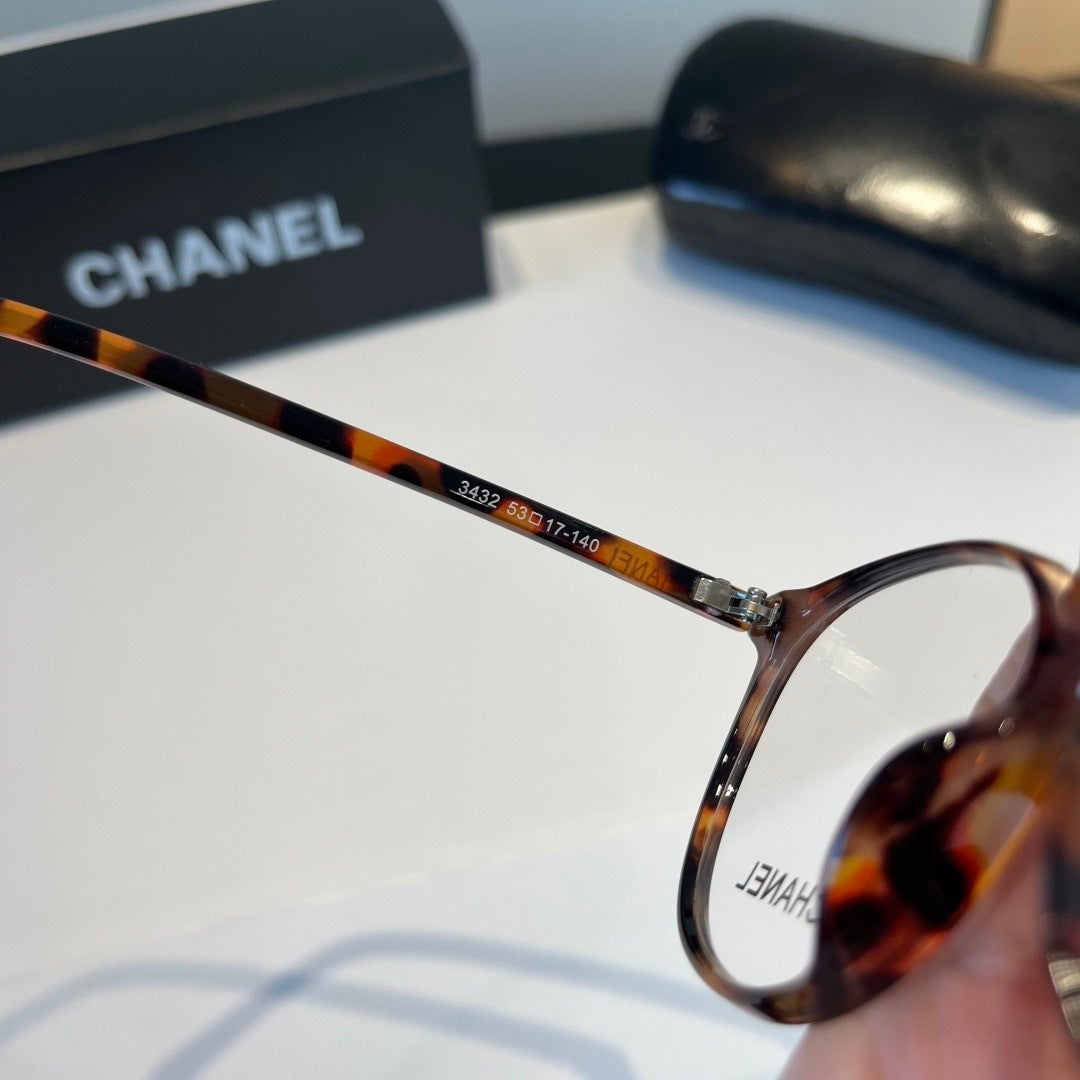 Chanel Oversized Black Lens Sunglasses for Men & Women - 465099 - detail image 8