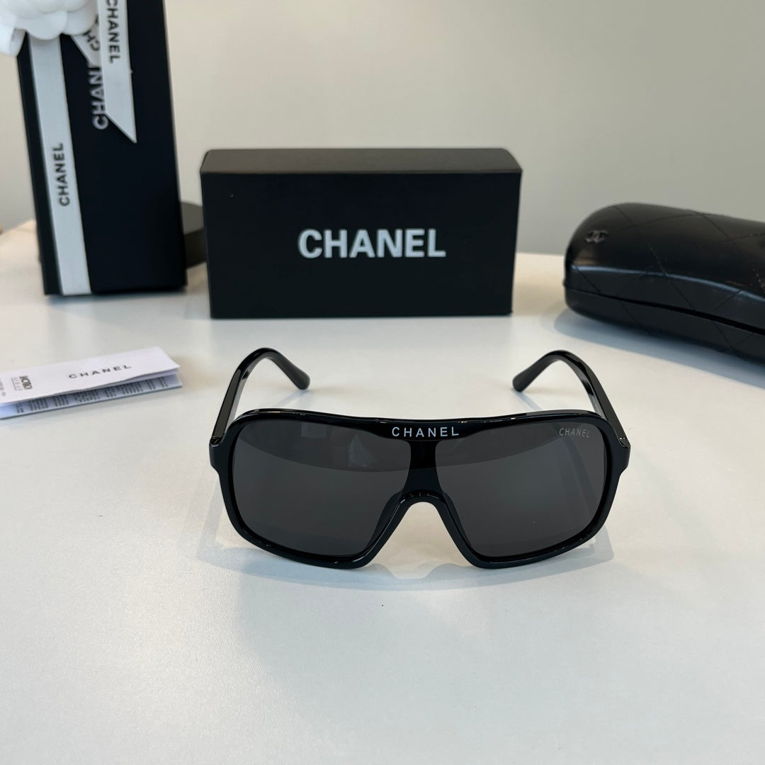 Chanel Fashion Black Lens Sunglasses for Men & Women - 493465 - detail image 2