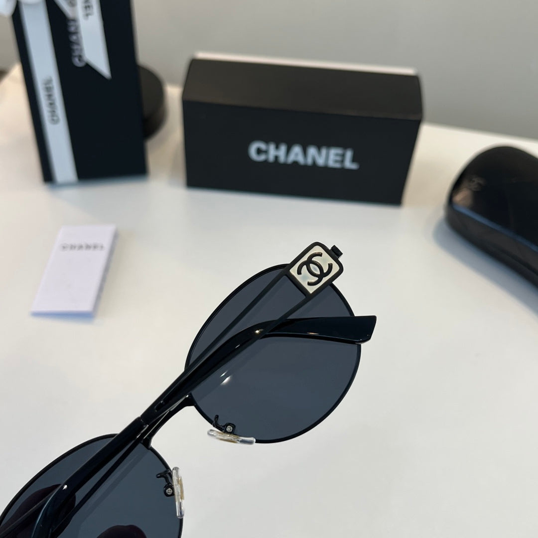 Chanel Fashion Black Lens Sunglasses for Men & Women - 493470 - detail image 8