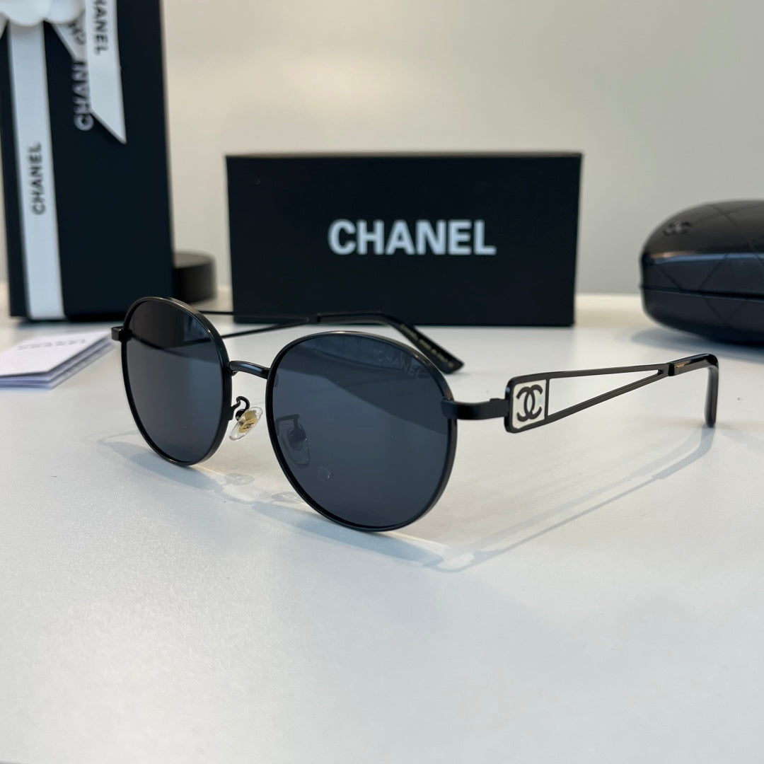 Chanel Fashion Black Lens Sunglasses for Men & Women - 493470 - detail image 3