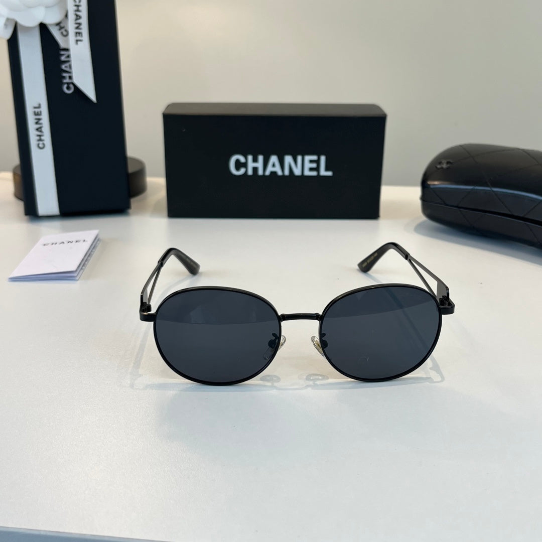 Chanel Fashion Black Lens Sunglasses for Men & Women - 493470 - detail image 2