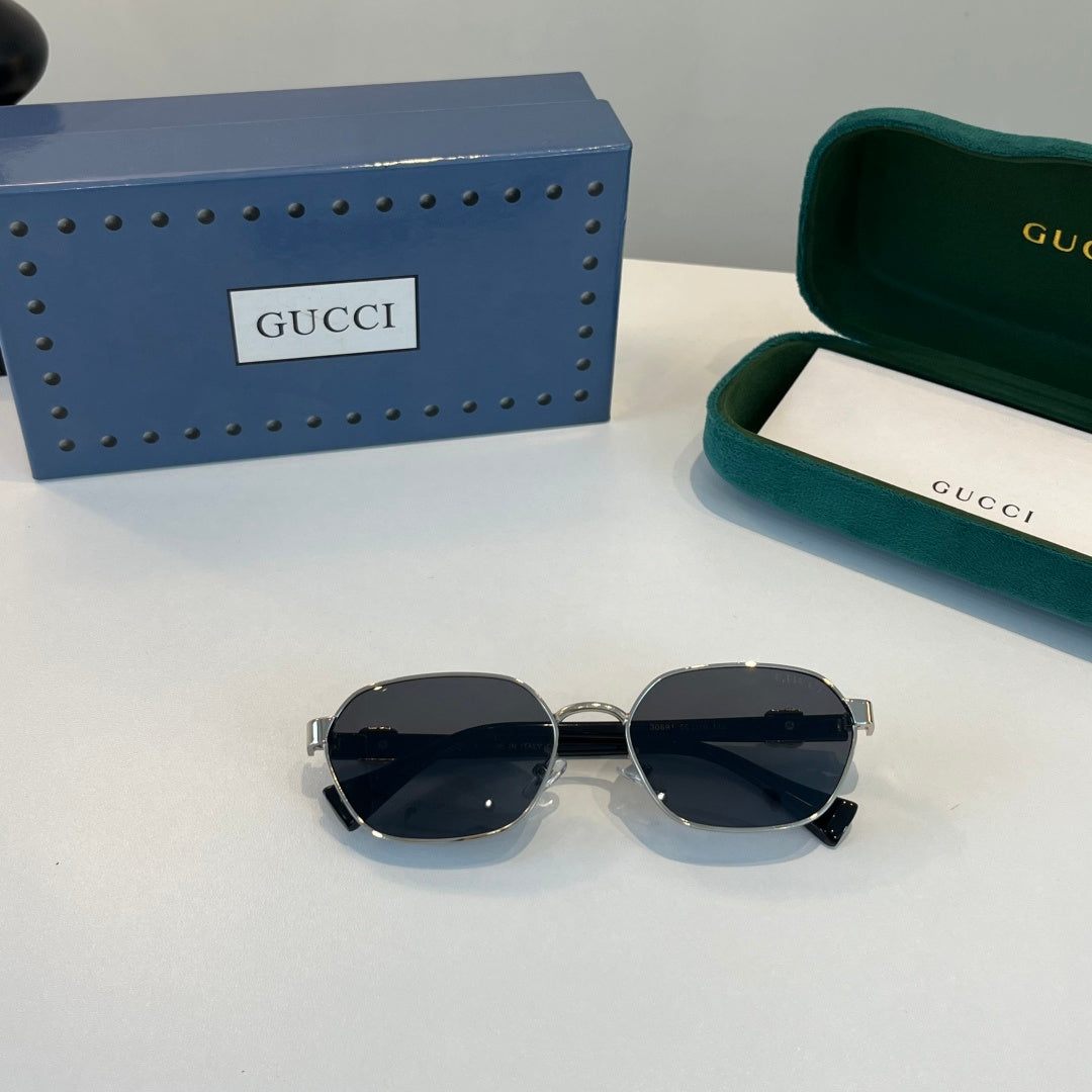 Gucci Oversized Silver Lens Sunglasses for Men & Women - 493359 - detail image 4