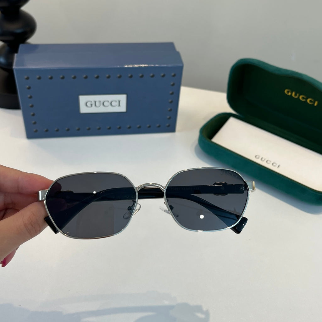 Gucci Oversized Silver Lens Sunglasses for Men & Women - 493359 - detail image 5