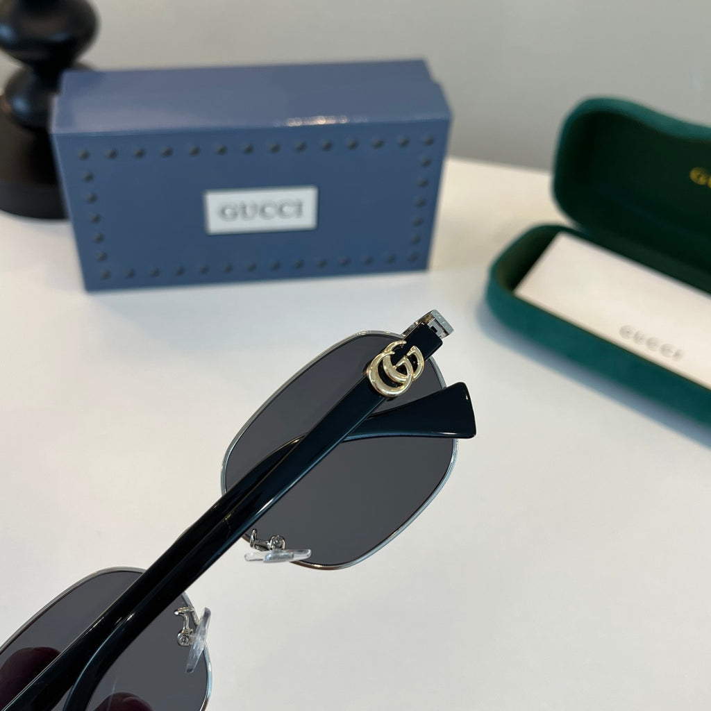 Gucci Oversized Silver Lens Sunglasses for Men & Women - 493359 - detail image 7