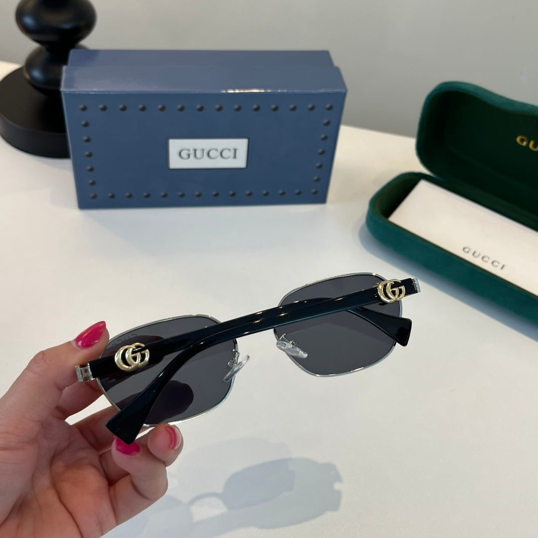 Gucci Oversized Silver Lens Sunglasses for Men & Women - 493359 - detail image 8