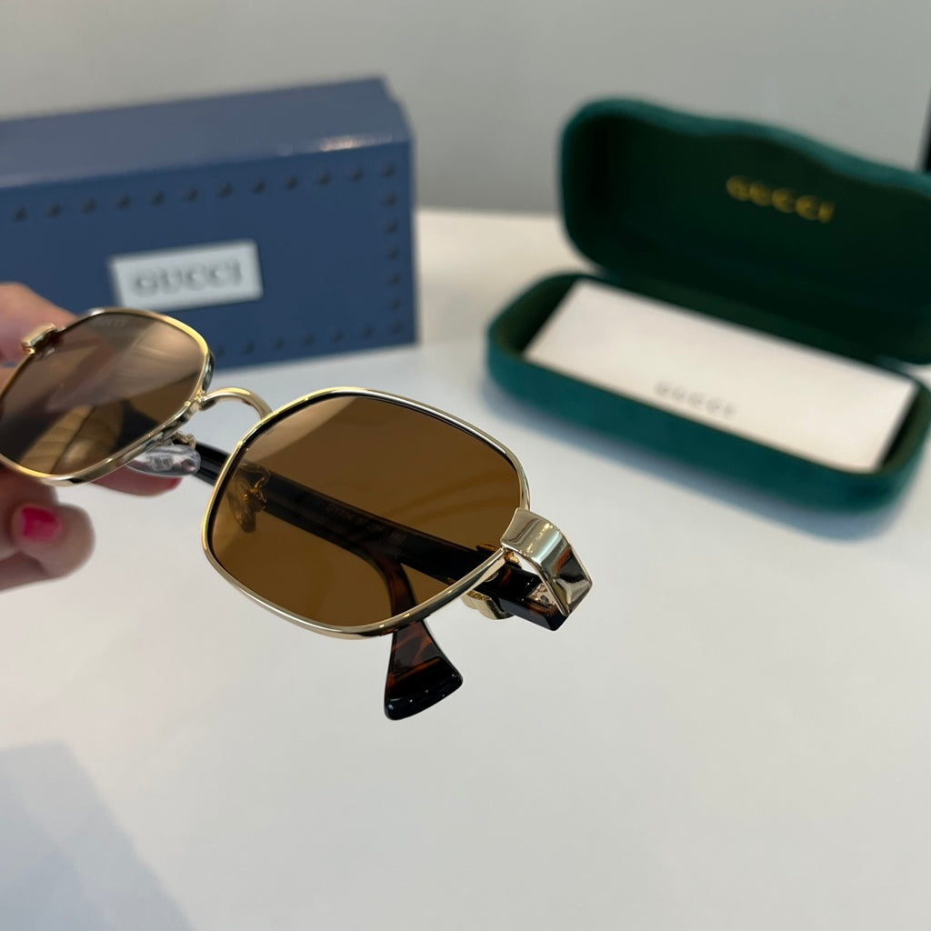 Gucci Oversized Brown Lens Sunglasses for Men & Women - detail image 5
