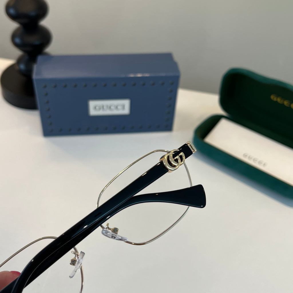 Gucci Oversized Silver Lens Sunglasses for Men & Women - 493361 - detail image 6