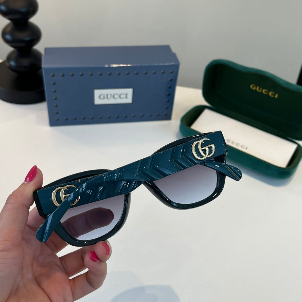 Gucci Oversized Black Lens Sunglasses for Women - 493366 - detail image 8