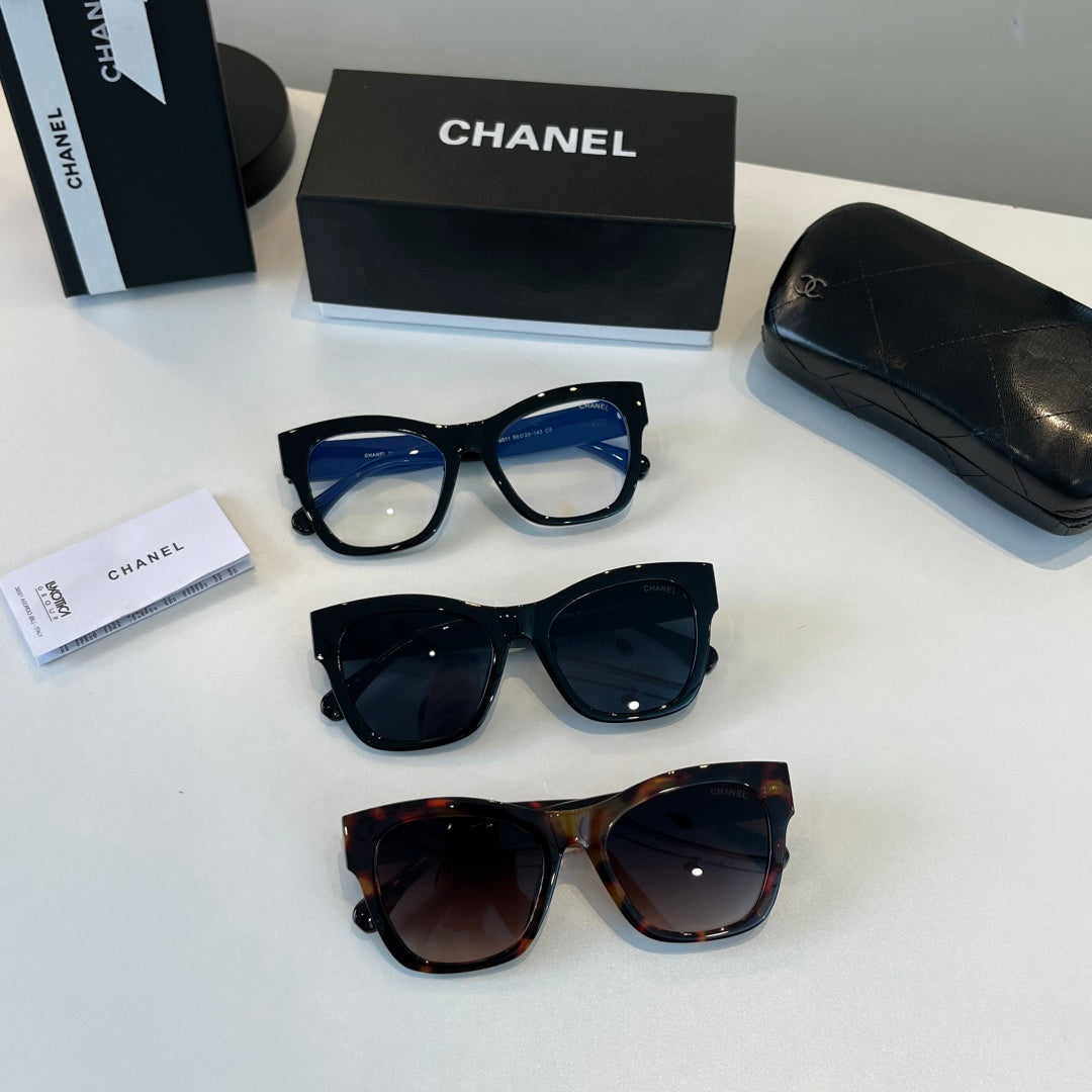 Chanel Oversized Black Lens Sunglasses for Women - 493472 - detail image 12