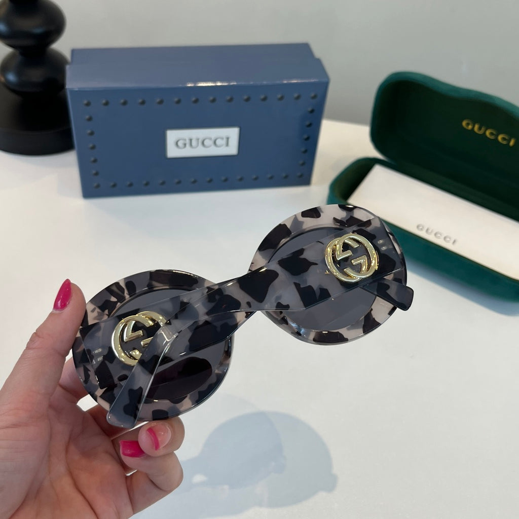 Gucci Oversized Black Lens Sunglasses for Women - detail image 7