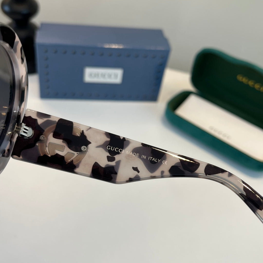 Gucci Oversized Black Lens Sunglasses for Women - detail image 10