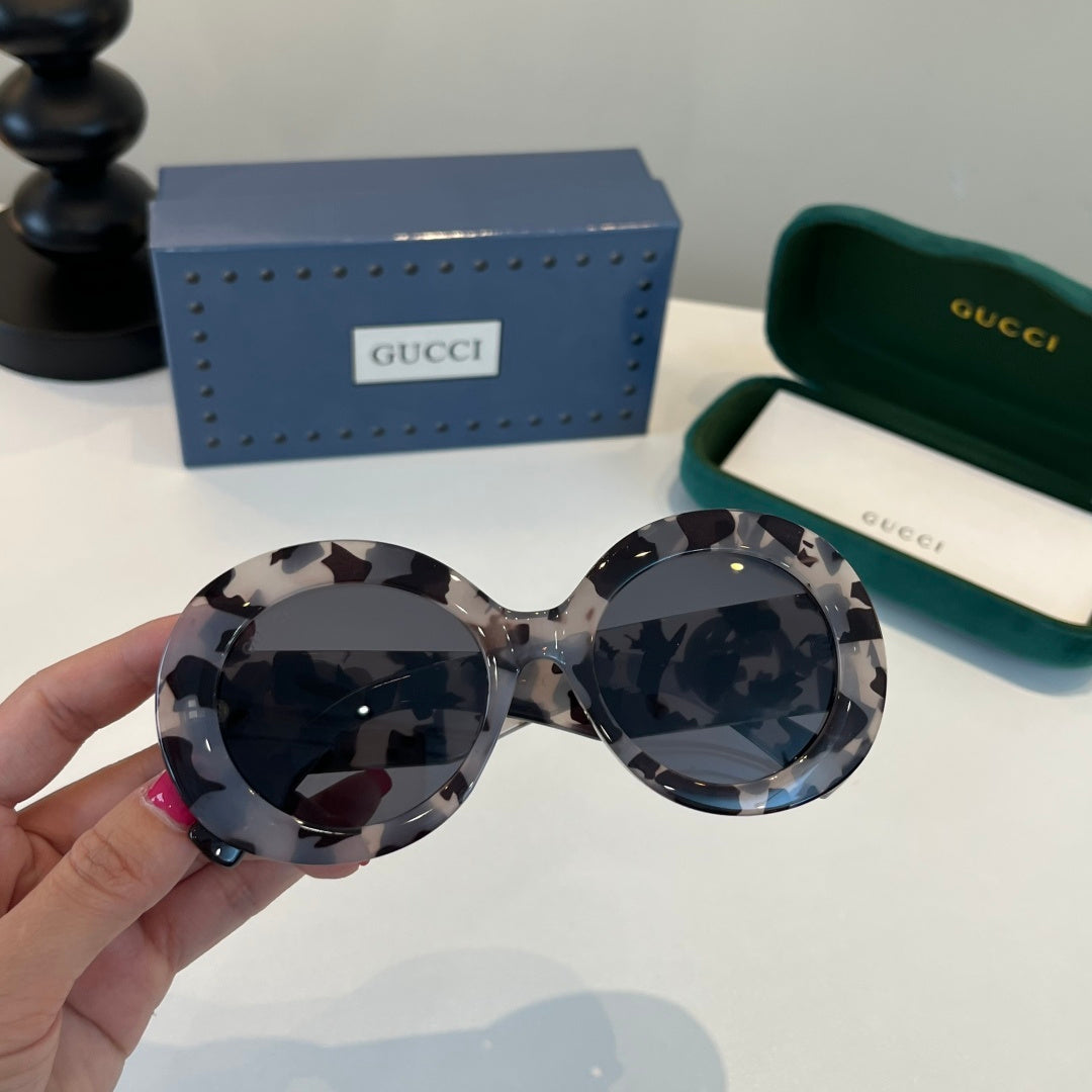 Gucci Oversized Black Lens Sunglasses for Women - detail image 5