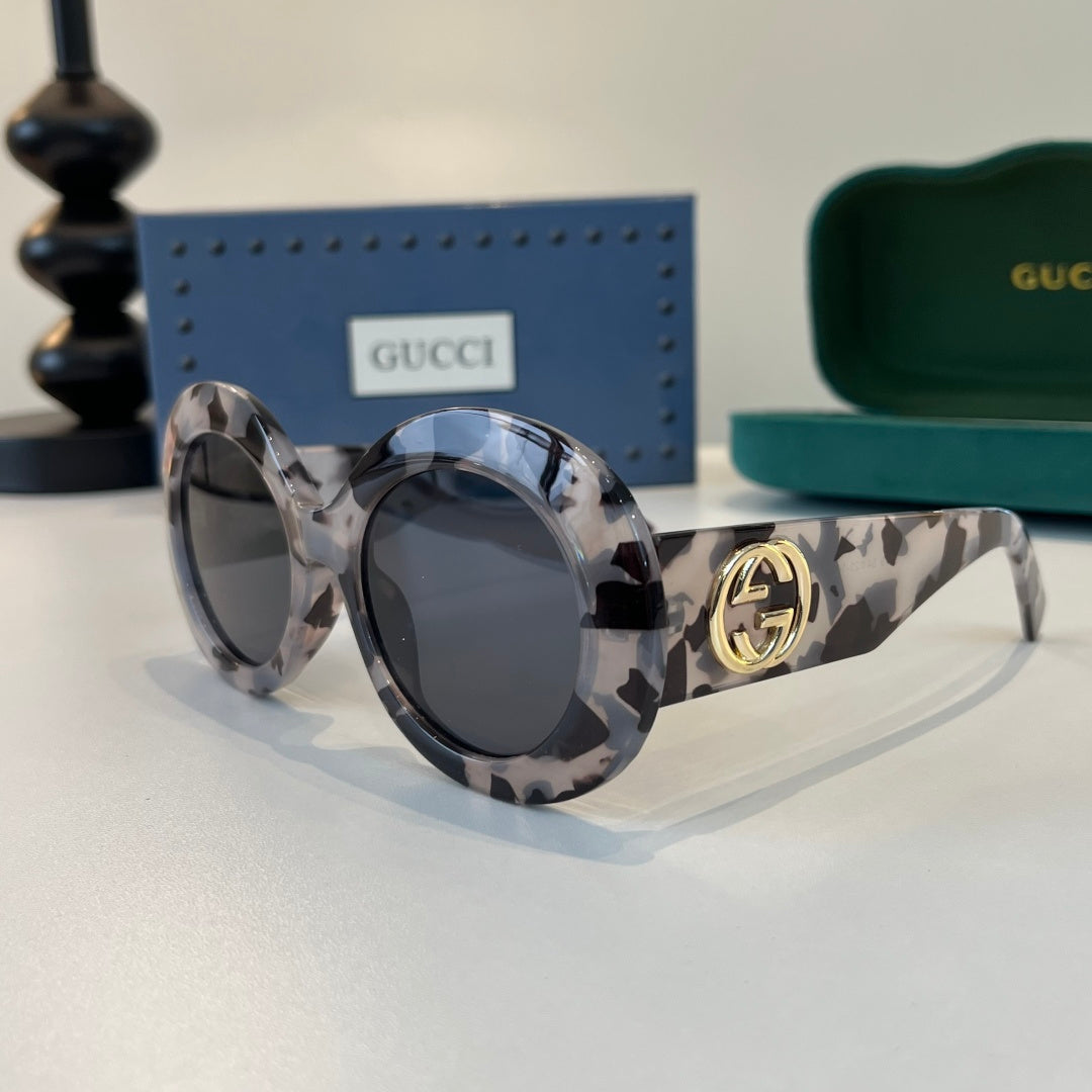 Gucci Oversized Black Lens Sunglasses for Women - detail image 3