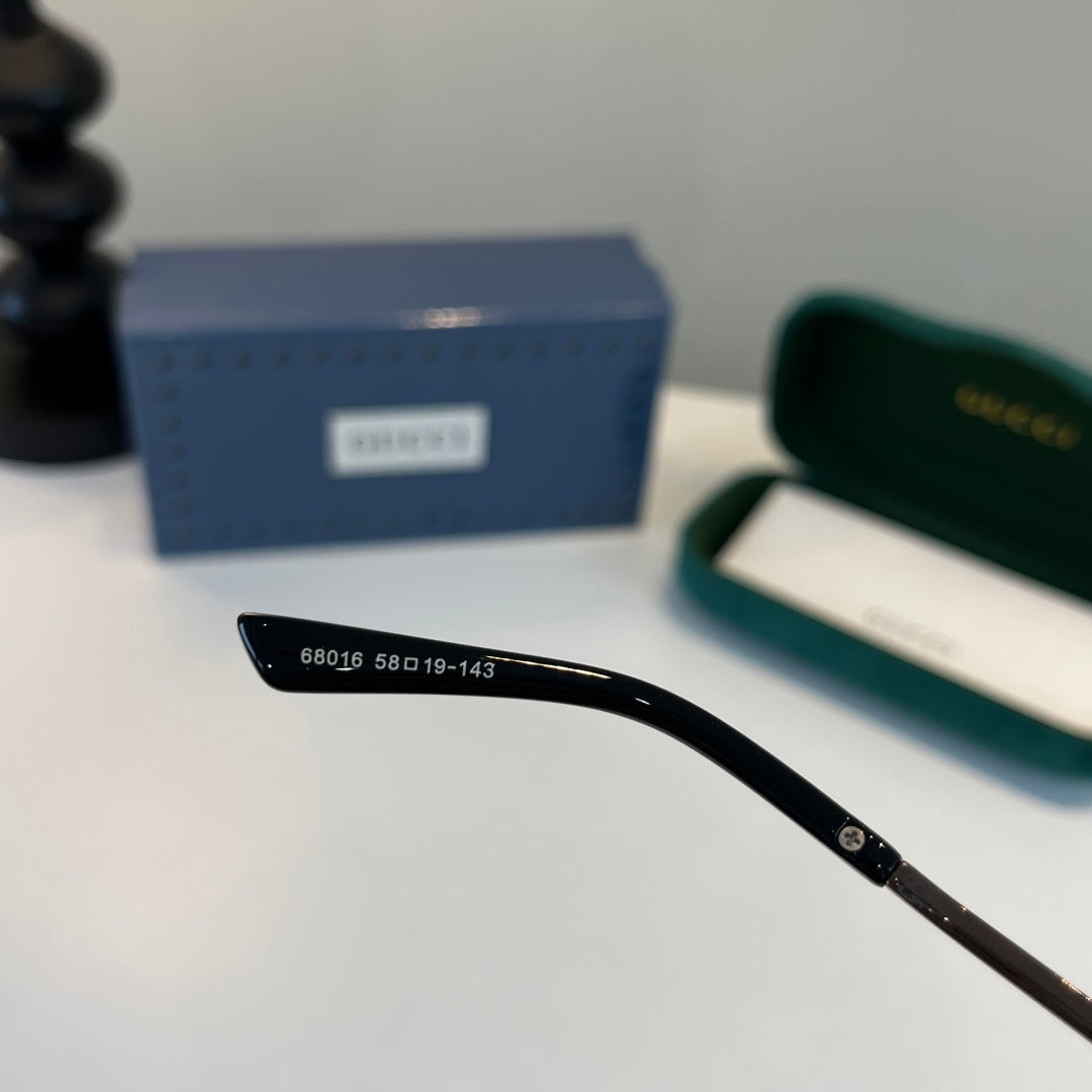 Gucci Fashion Silver Lens Sunglasses for Men & Women - detail image 9